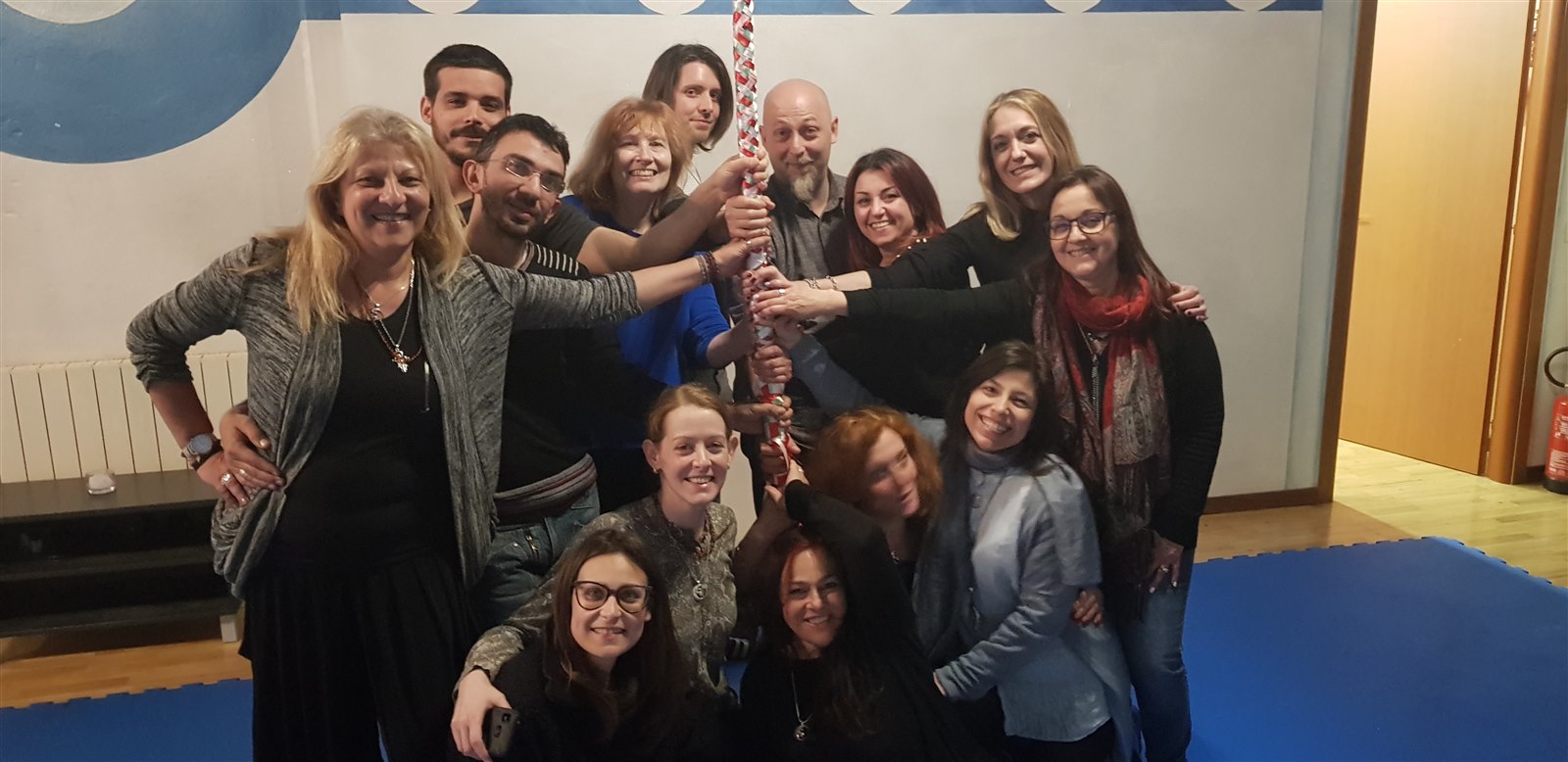 Maurizia Merati con la comunità del Circolo dei Trivi al Tempio della Luna il 27 aprile 2019